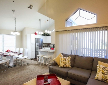 1633 E Lakeside Drive - Photo Thumbnail 14
