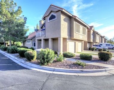1633 E Lakeside Drive - Photo Thumbnail 3