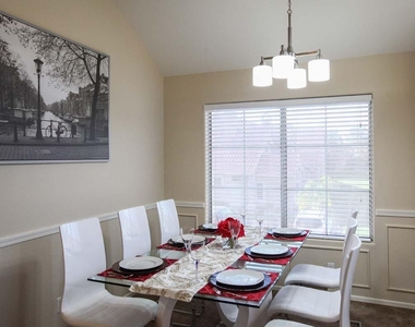 1633 E Lakeside Drive - Photo Thumbnail 11