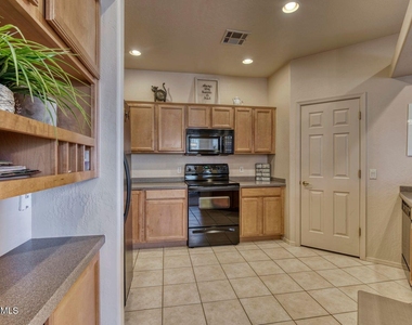 11500 E Cochise Drive - Photo Thumbnail 15