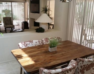 10074 E San Salvador Drive - Photo Thumbnail 6
