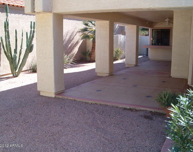 10074 E San Salvador Drive - Photo Thumbnail 4