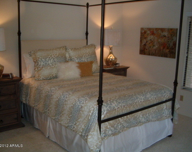 10074 E San Salvador Drive - Photo Thumbnail 20