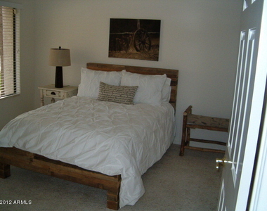 10074 E San Salvador Drive - Photo Thumbnail 13