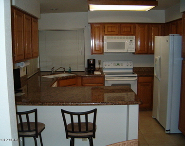 10074 E San Salvador Drive - Photo Thumbnail 5