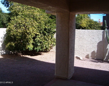 10074 E San Salvador Drive - Photo Thumbnail 18