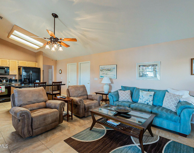 9023 W Lisbon Lane - Photo Thumbnail 46