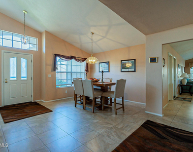 9023 W Lisbon Lane - Photo Thumbnail 17