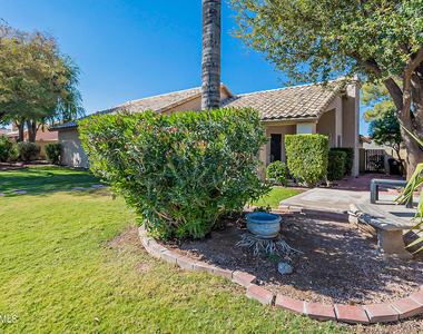 9023 W Lisbon Lane - Photo Thumbnail 65