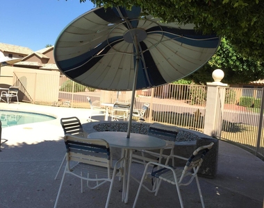 9023 W Lisbon Lane - Photo Thumbnail 73