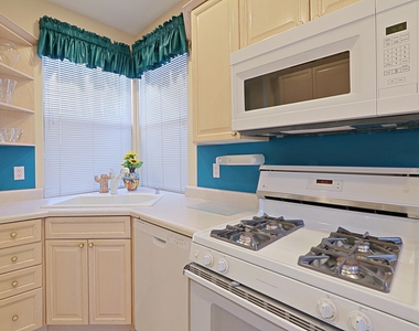 32707 N 70th Street - Photo Thumbnail 9