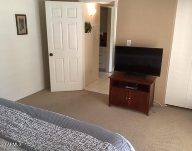 8649 E Royal Palm Road - Photo Thumbnail 9