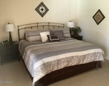 8649 E Royal Palm Road - Photo Thumbnail 7
