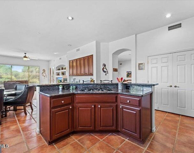 28591 N 94th Place - Photo Thumbnail 8
