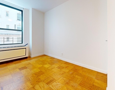 West 87th Street - Photo Thumbnail 14