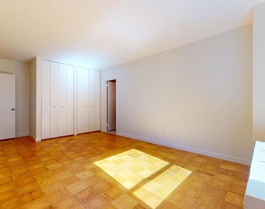 West 87th Street - Photo Thumbnail 4