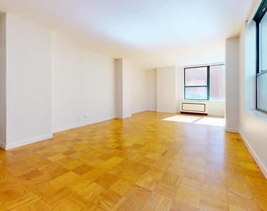 West 87th Street - Photo Thumbnail 5