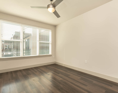 228 Athenia Drive - Photo Thumbnail 11