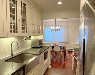 500 Central Park Avenue - Photo Thumbnail 4