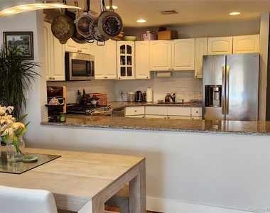 67 Pacific Boulevard - Photo Thumbnail 3