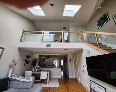 67 Pacific Boulevard - Photo Thumbnail 14