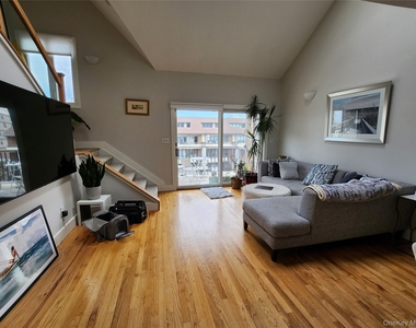 67 Pacific Boulevard - Photo Thumbnail 8