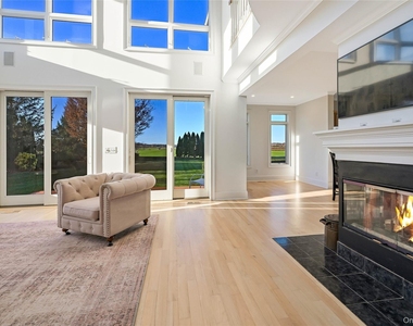 788 Reeves Avenue - Photo Thumbnail 7