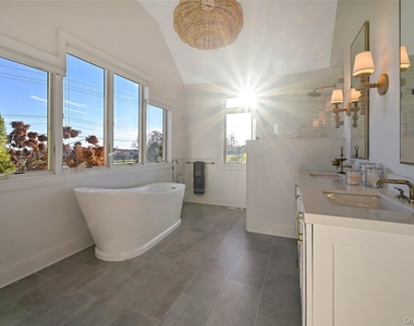 788 Reeves Avenue - Photo Thumbnail 12