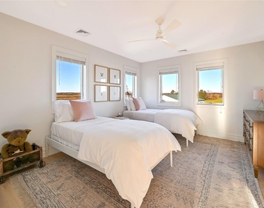 788 Reeves Avenue - Photo Thumbnail 18
