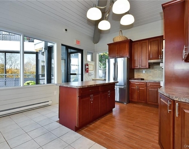 300 High Point Drive - Photo Thumbnail 24