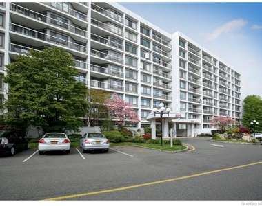 300 High Point Drive - Photo Thumbnail 5