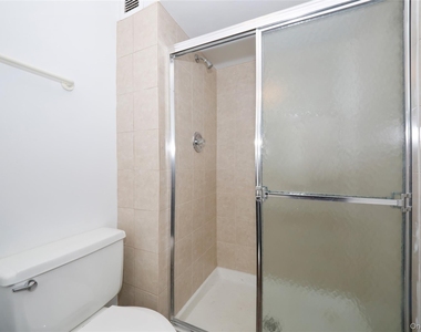300 High Point Drive - Photo Thumbnail 7