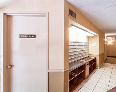 300 High Point Drive - Photo Thumbnail 27