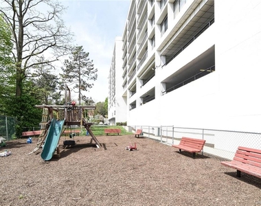 300 High Point Drive - Photo Thumbnail 34