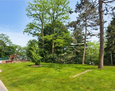 300 High Point Drive - Photo Thumbnail 35
