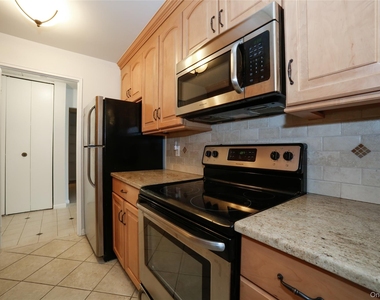 300 High Point Drive - Photo Thumbnail 4