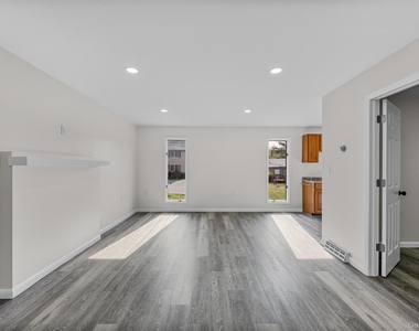 1-18 Willow Way - Photo Thumbnail 7
