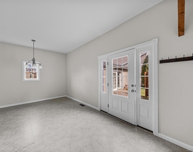 1-18 Willow Way - Photo Thumbnail 5