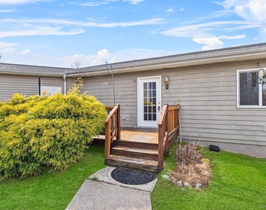 1-18 Willow Way - Photo Thumbnail 2