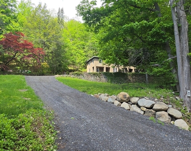 7 Stone Ridge Road - Photo Thumbnail 1