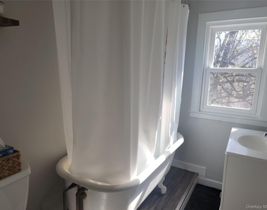 7 Stone Ridge Road - Photo Thumbnail 24