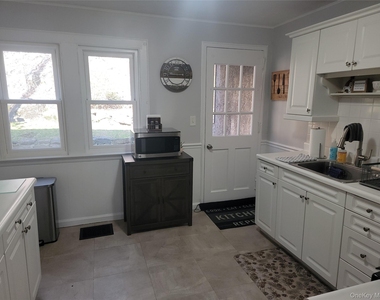 7 Stone Ridge Road - Photo Thumbnail 11