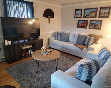 7 Stone Ridge Road - Photo Thumbnail 6