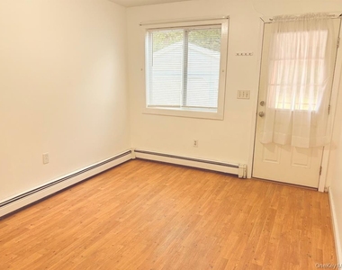 48 Eleanor Avenue - Photo Thumbnail 2