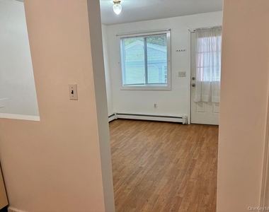 48 Eleanor Avenue - Photo Thumbnail 3