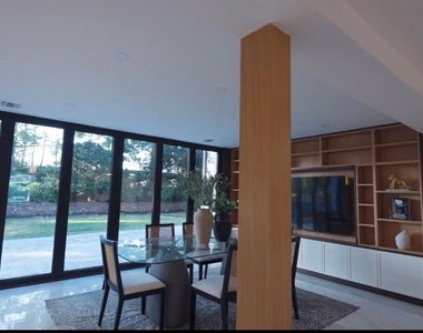 21 Wesleyan Road - Photo Thumbnail 3