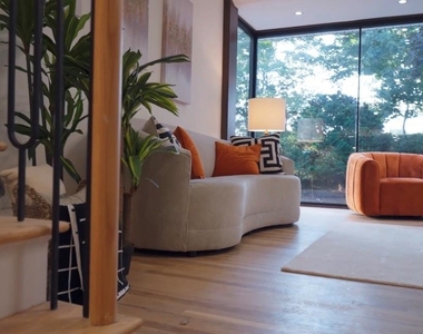21 Wesleyan Road - Photo Thumbnail 1
