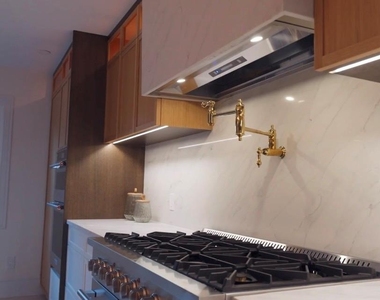 21 Wesleyan Road - Photo Thumbnail 6
