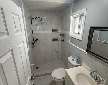 480 Saint Johns Street - Photo Thumbnail 3