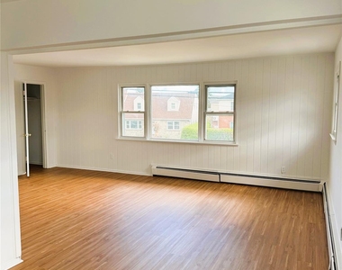 131 Roslyn Road - Photo Thumbnail 12